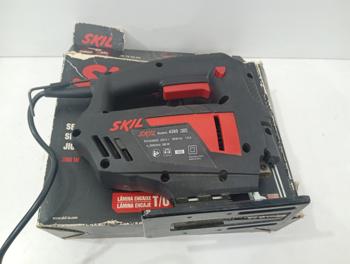 Sierra Tipo Caladora Marca Skil Modelo 4380 Usado En Buen Estado Acc No Tiene