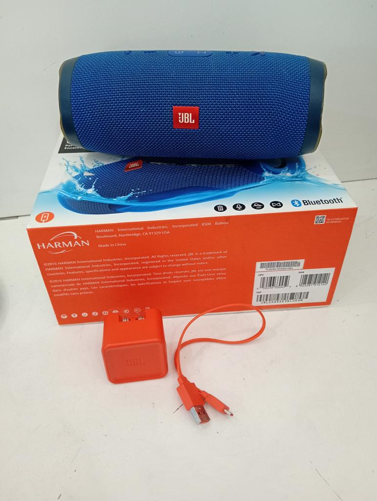 Speaker Potencia Watts No Tiene Marca Jbl Sin Control Modelo Charge 3 Con Caja Acc Cargador