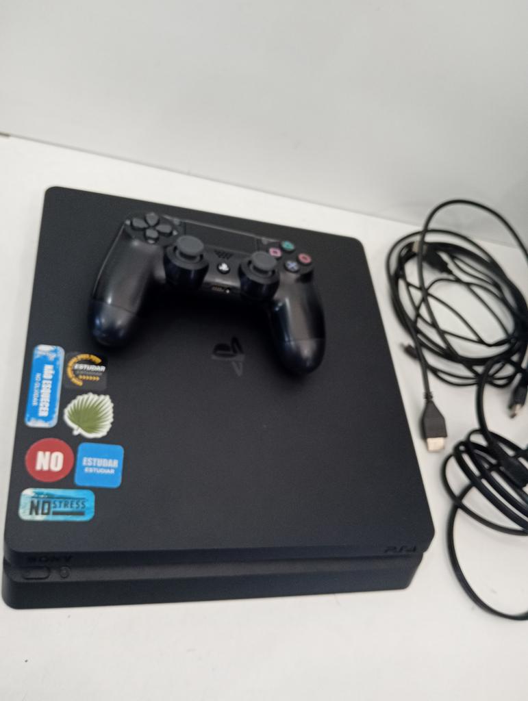 Foto 2 de Juego Electronico Ps4 Marca Sony Modelo Chu-21154 Disco Duro 500 Gb Con Control Sin Caja Usado En Buen Estado Acc Cable Hdmi Cable PowerCable Usb
