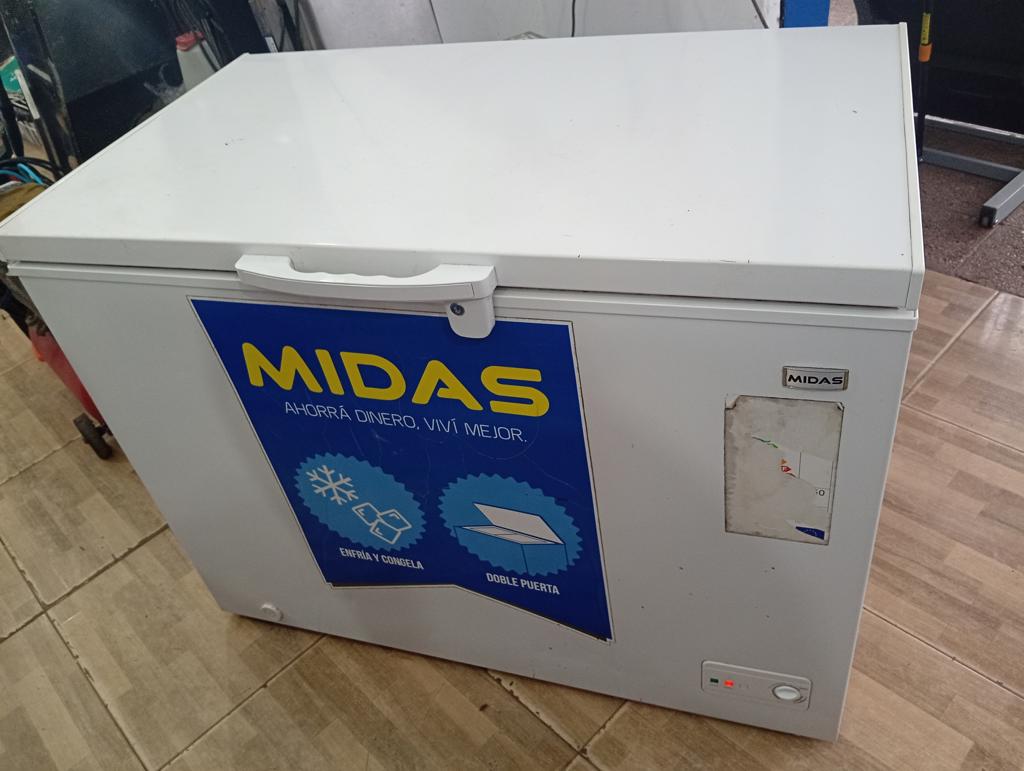 Congeladora / Frezzer Marca Midas Litros 380 Modelo Mdhs384 Usado En Buen Estado Acc 2 VidriosUna Canasta