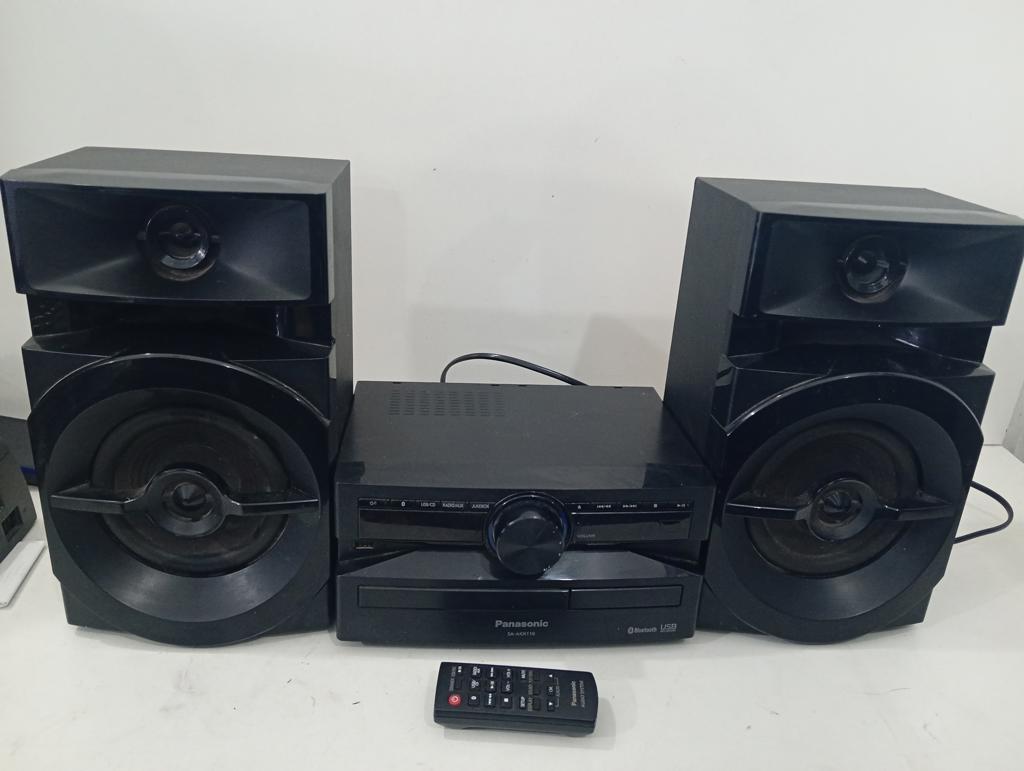 Mini Componente Marca Panasonic Con Control Modelo Saakx110 Usado En Buen Estado Con 2 Parlantes Acc Cable Power