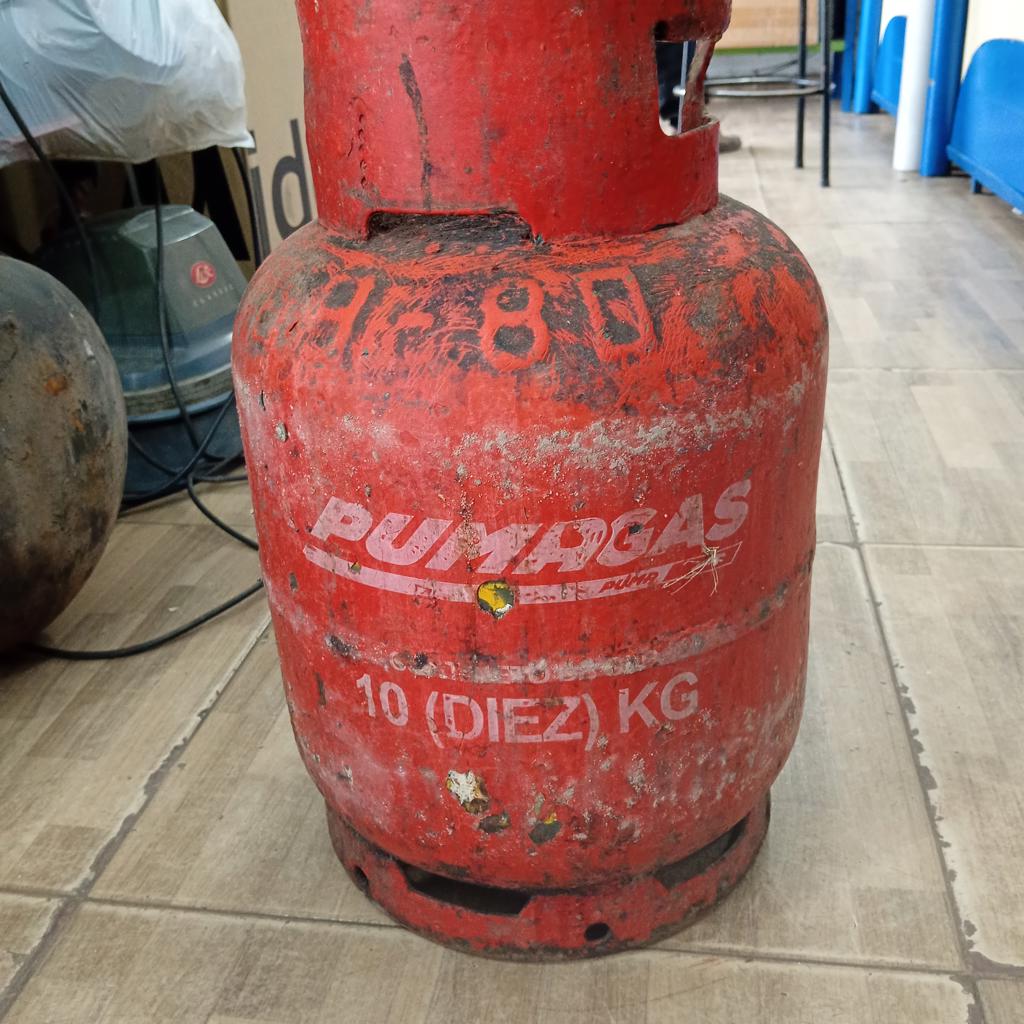 Garrafa Cap 10 Kg. Marca Pumagas Usado Con Desgaste Color Naranaja Acc No Tiene