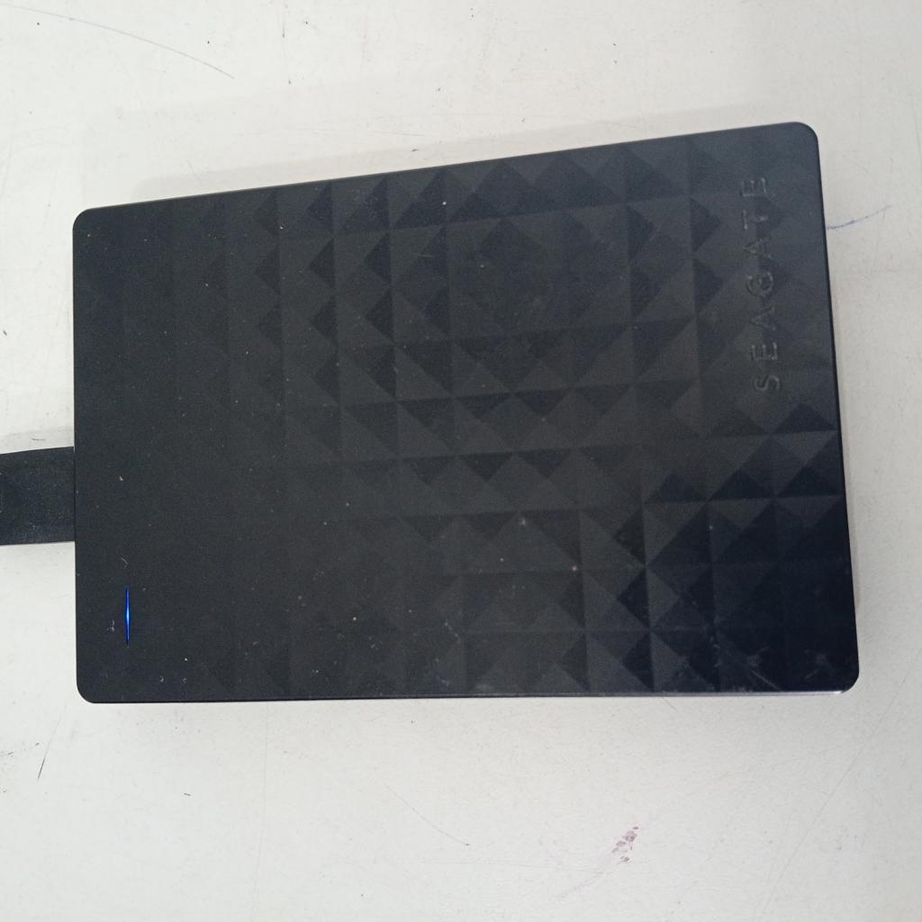 Disco Duro Externo Marca Seagate Modelo Srd0nf1 Tamaño No Tiene Usado En Buen Estado Acc Cable Usb