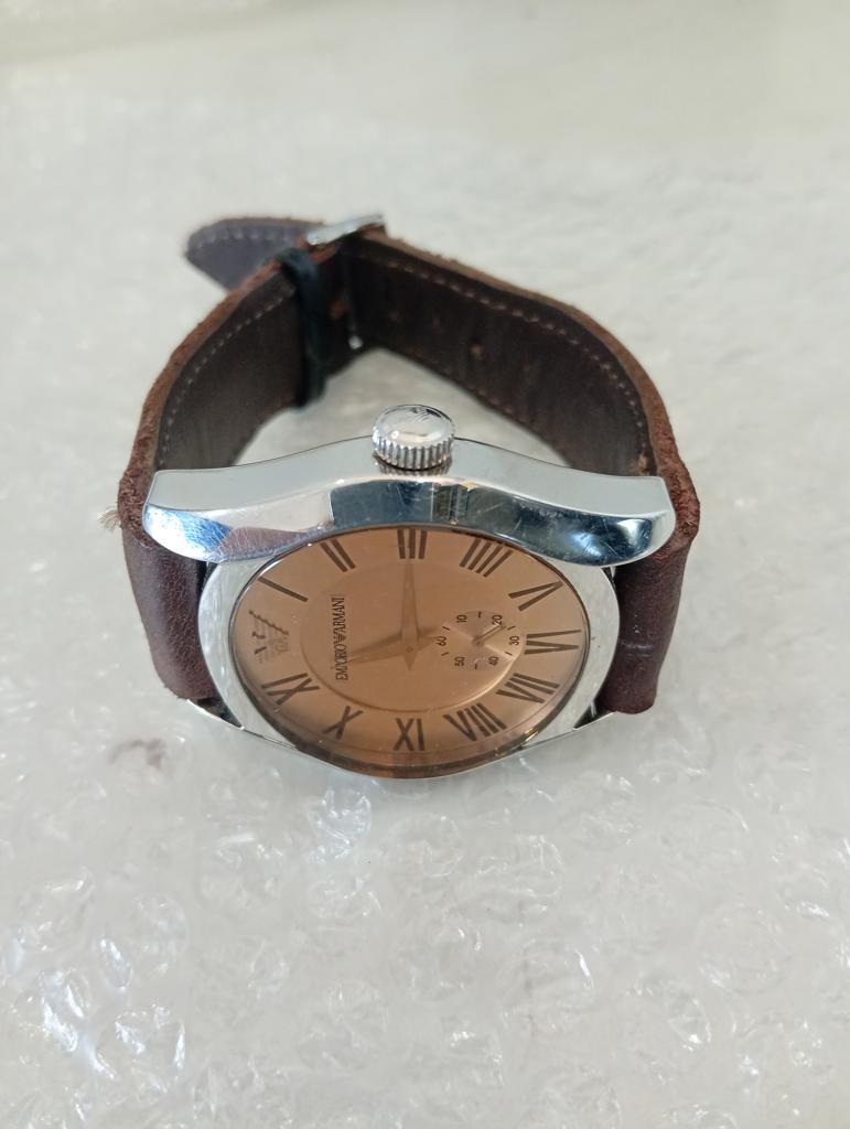 Reloj Para Caballero Marca Emporio Armani Modelo No Tiene Usado En Buen Estado Acc No Tiene
