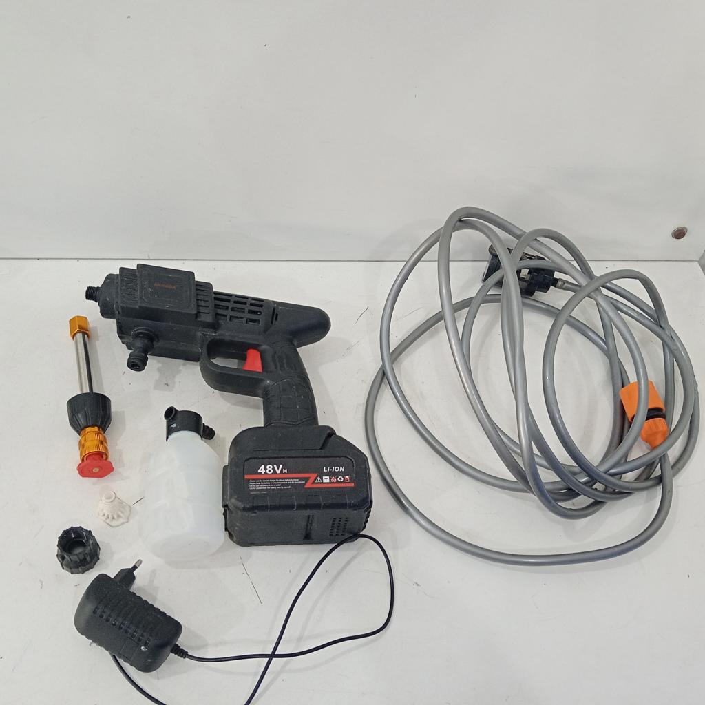 Hidro Lavadora Marca Hengda Modelo No Tiene Acc Manguera Bidon De Jabon 2 Picos Cargador Bateria