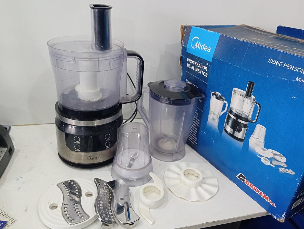 Multiprocesador 2 Velocidades Marca Midea Modelo Mj-Fp60e1 Usado En Buen Estado Acc 9 Accesorios 3 Vasos En Caja Manu Digital