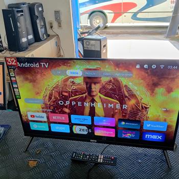 Televisor Led Smart De 32 '' Marca Dayo Modelo 5885 Con Control Usado En Buen Estado Acc 2 Patitas