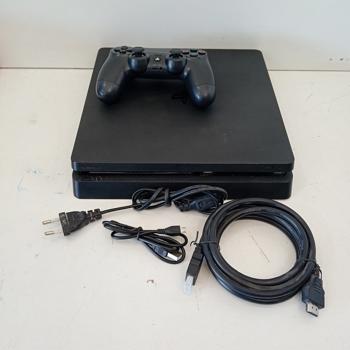 Juego Electronico Ps4 Marca Sony Modelo Cuh-2215b Disco Duro 500 Gb Con Control Sin Caja Usado En Buen Estado Acc Cable Power Cable HdmiCable Usb