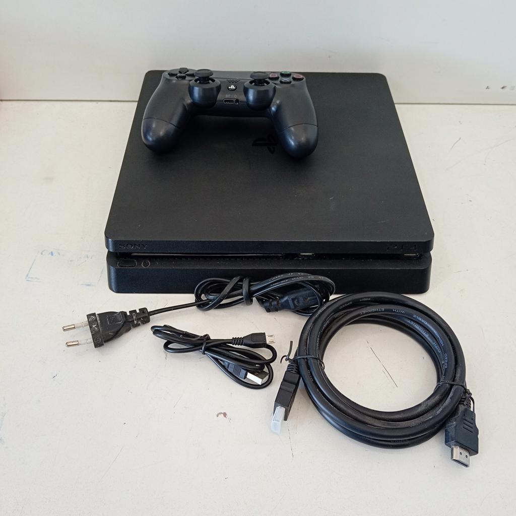 Juego Electronico Ps4 Marca Sony Modelo Cuh-2215b Disco Duro 500 Gb Con Control Sin Caja Usado En Buen Estado Acc Cable Power Cable HdmiCable Usb