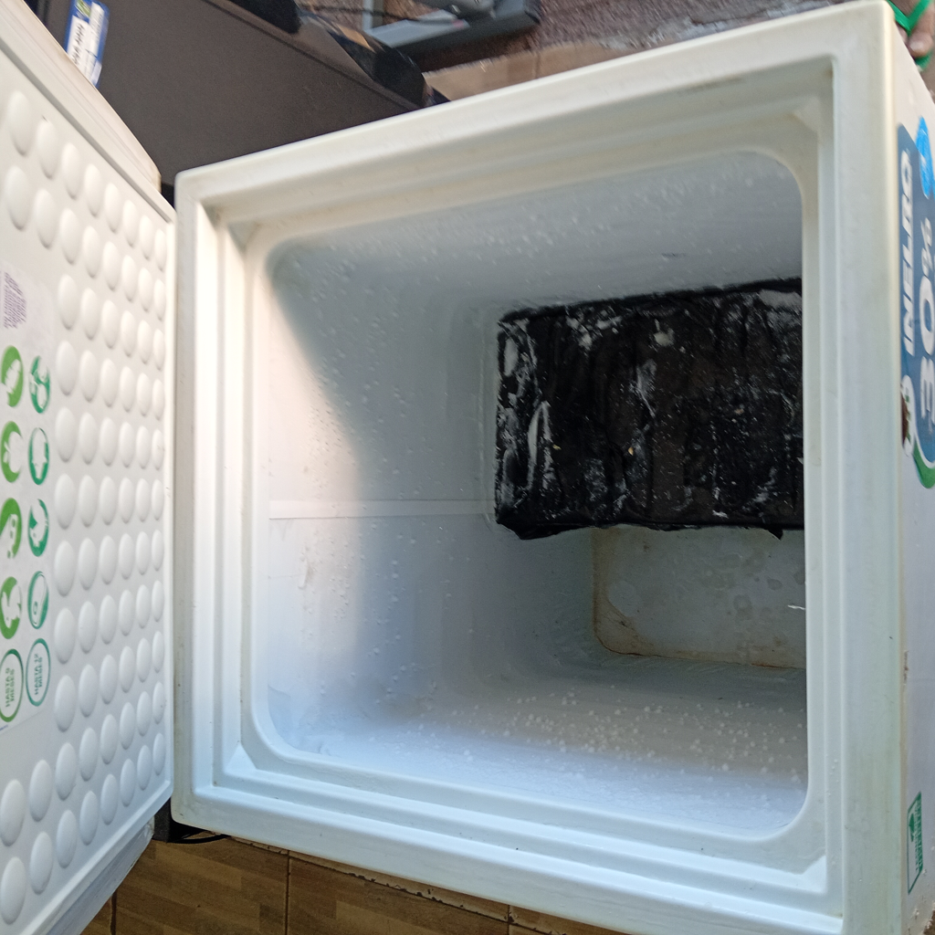 Congeladora / Frezzer Marca Inelro Litros 130 Modelo Fih130a Usado Con Desgaste Acc No Tiene