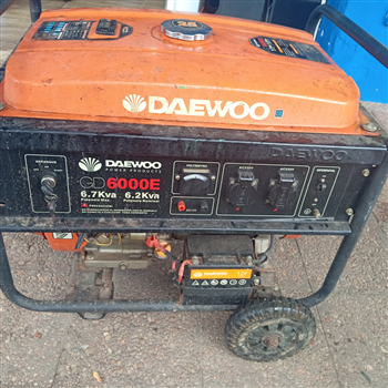 Generador Electrico Marca Daewoo Naftero Modelo Gd6000e Usado Con Desgaste Potencia En Kva 6.7 Acc Manija De Arranque RueditasManijasSe Probo Con Bateria No Manual