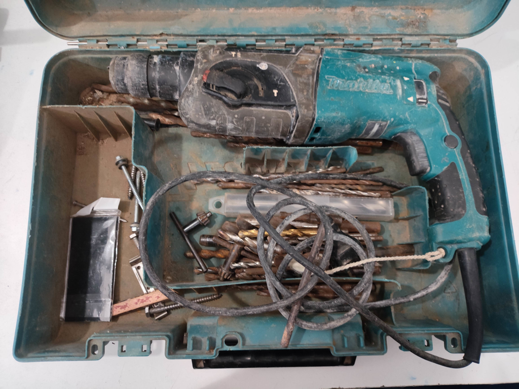 Rotomartillo Marca Makita. Modelo Hr2470 Usado En Buen Estado Con No Tiene Acc 54 Mechas3 LlavesMaletin
