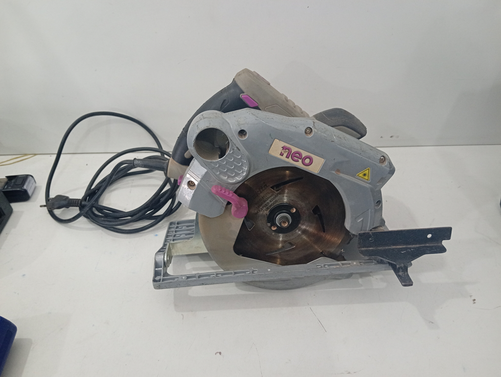 Sierra Tipo Circular Marca Neo Modelo Sc 907/2 Usado En Buen Estado Acc 1 Disoc De 185mmSoporteProtector