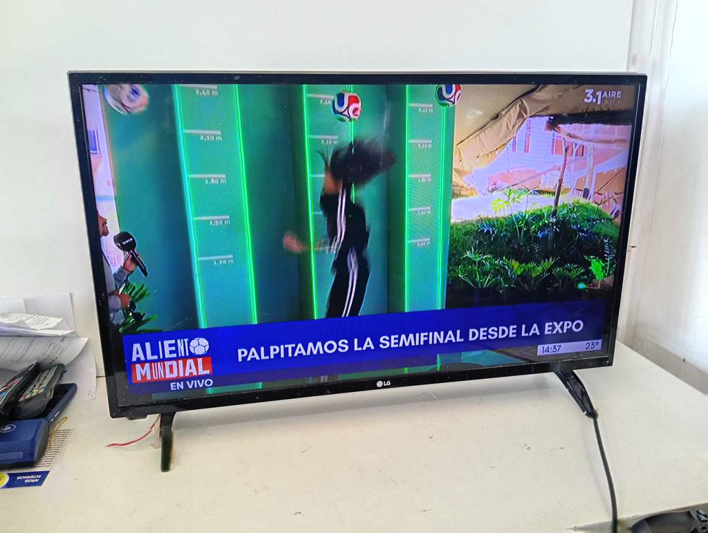Televisor Led Convencional De 32 '' Marca Lg- Modelo 32lk500pbsa Usado-En-Buen-Estado Sin Control Sin Caja Acc Cable Cte Y 2 Patitas