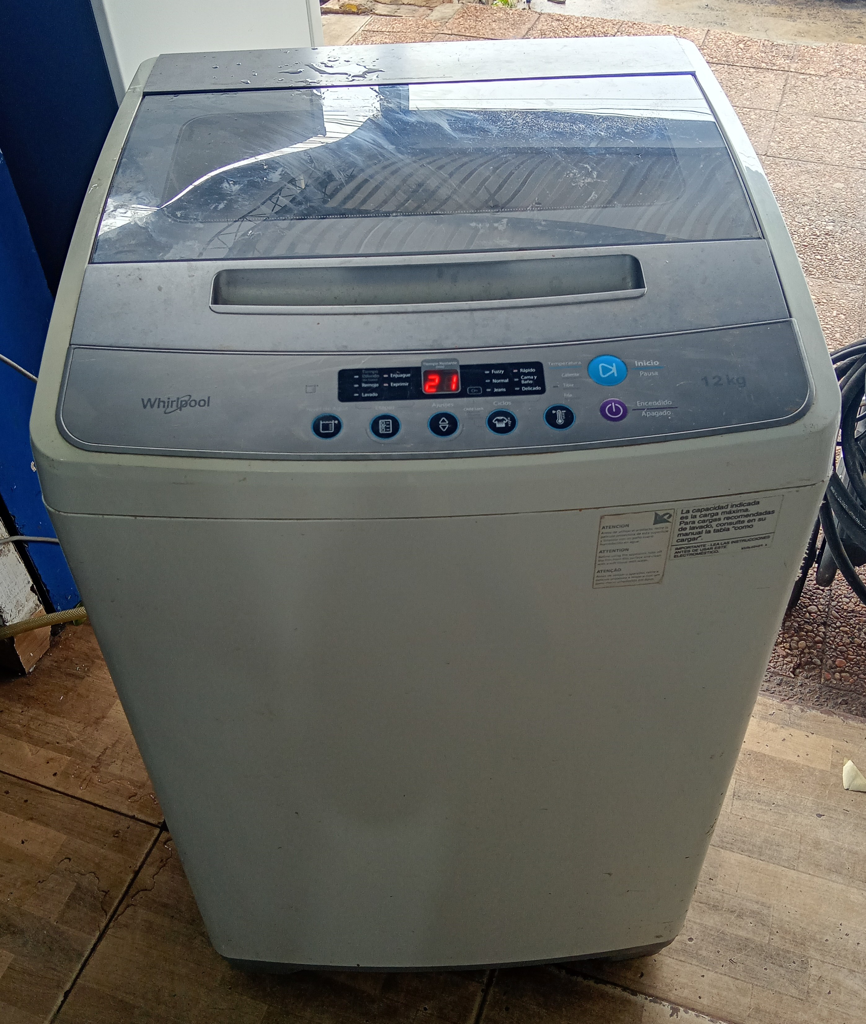 Lavarropas Cap 12 Kg. Marca Whirlpool Modelo Wwi12aw9ls Usado Con Desgaste Acc Manguera De Carga Y Descarga