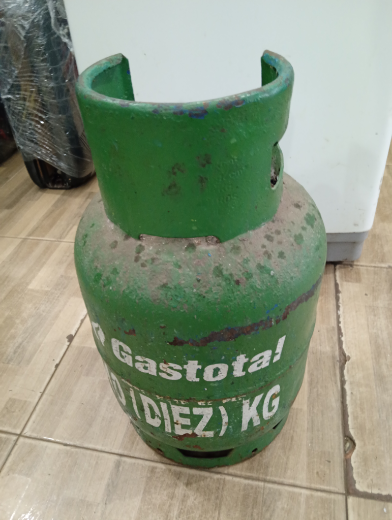 Garrafa Cap 10 Kg. Marca Gasrtotal Usado Con Desgaste Color Verde Acc No Tiene