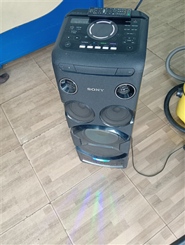 Equipo De Sonido Marca Sony Con Control Modelo Mhc-V77dw Usado En Buen Estado Acc Cable Cte 1 Ant Wifi RueditasRejilla Un Poco Rayada AbajoLuces