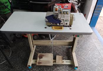 Maquina De Coser Industrial Tipo Overlook Marca Yamata Modelo Fy02000 Usado En Buen Estado Acc MesadaMotor