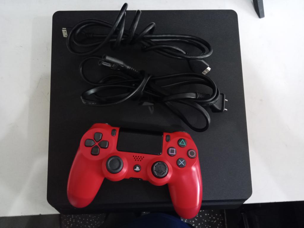 Juego Electronico Ps4 Marca Sony Modelo Cuh-2215b Slim Disco Duro 1.000 Gb Con Control Sin Caja Usado En Buen Estado Acc Cable PowerCable Hdmi Cable Usb Cargador
