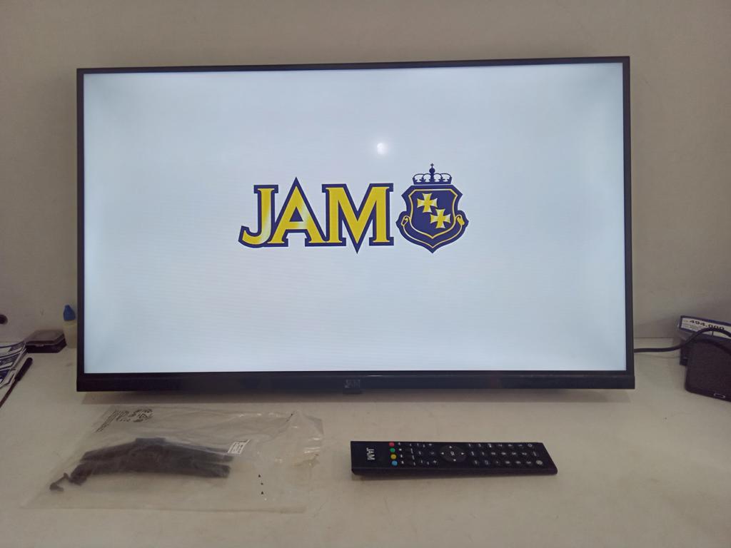 Televisor Led Convencional De 32 '' Marca Jam Modelo Ultraslim -32gf Usado En Buen Estado Con Control Con Caja Acc PatitasTornillos