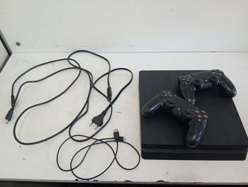 Juego Electronico Ps4 Marca Sony Modelo Cuh-2015a Slim Disco Duro 1.000 Gb Con Control Sin Caja Usado En Buen Estado Acc Cable PowerCable HdmiCable Usb Cargador2 Controles