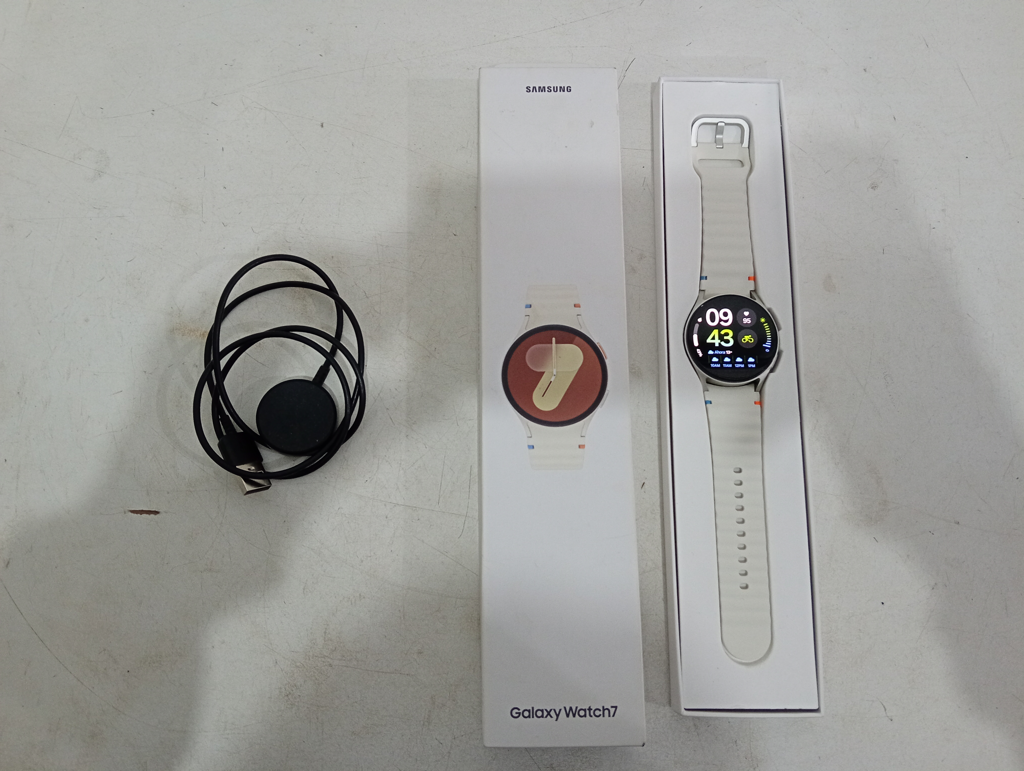 Reloj Para Caballero Marca Samsung Modelo Watch 7 Usado En Buen Estado Acc CaragdorMalla Blanca