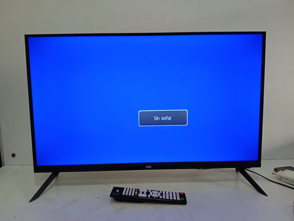 Televisor Led Convencional De 32 '' Marca Win Modelo Win32fn Usado En Buen Estado Con Control Sin Caja Acc PatitasCable Power