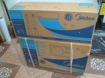 Aire Acondicionado Tipo Split Marca Midea Potencia Btu : 12.000 Sin Kit Instalacion Con Control Modelo Msafb12hrn1 Nuevo Sin Uso Con Caja Acc: No Tiene Comentario: Caja Del Compresor Con Detalles