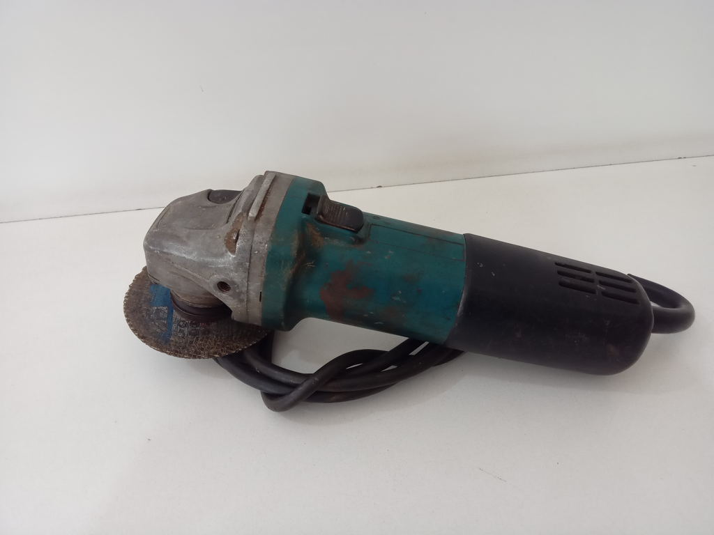 Pulidora Marca Makita Modelo 9557hn Tamaño Pequeño Usado Con Desgaste Acc Disco