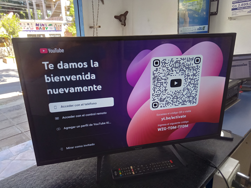 Televisor Led Smart De 32 '' Marca Tokyo Modelo Tvtok32sf Con Control Usado En Buen Estado Acc Patitas