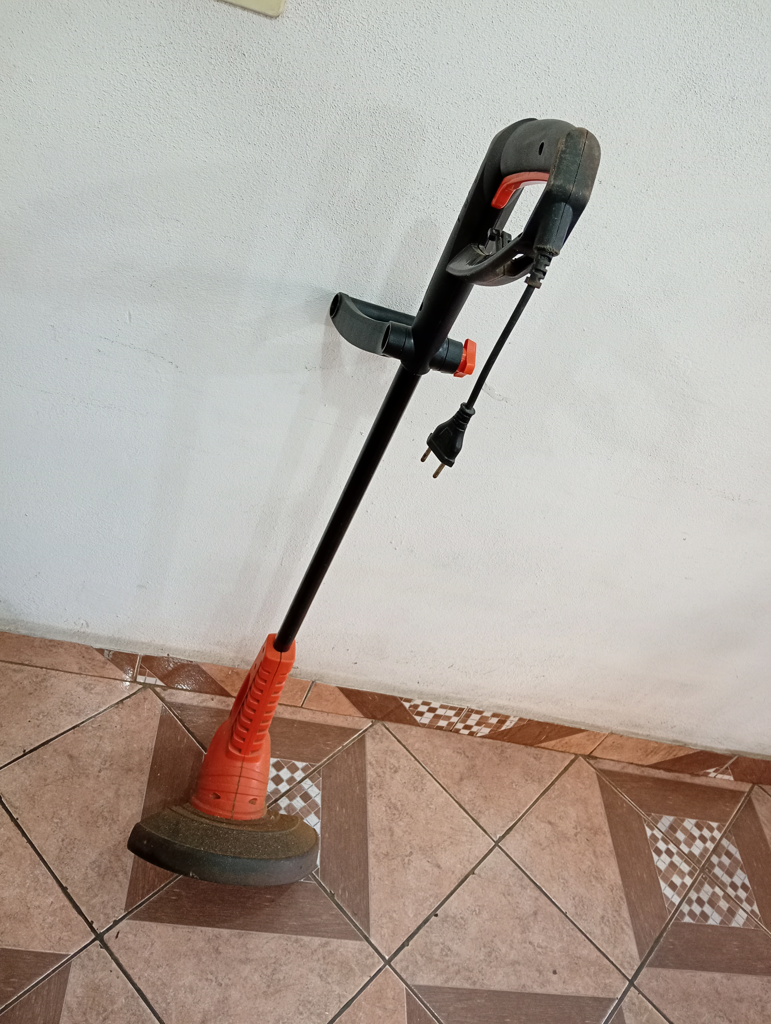 Bordeadora De Cesped Marca Tramontina Modelo No Visible Usado En Buen Estado Acc Protector