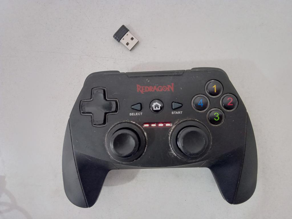 Control Para Juego Ps4 Marca Redragon Modelo G808 Acc Cable Usb Y Receptor Usb