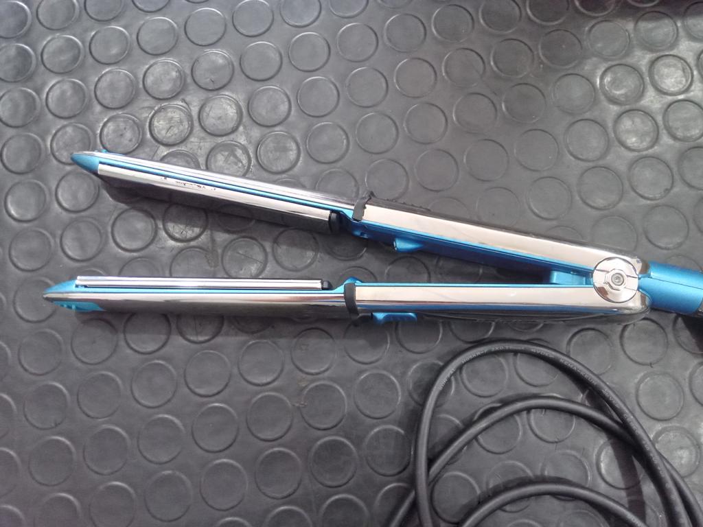 Planchita Para Cabello Marca Nano Titanium By Babylisspro Modelo Bnt3000 Usado En Buen Estado Acc Caja