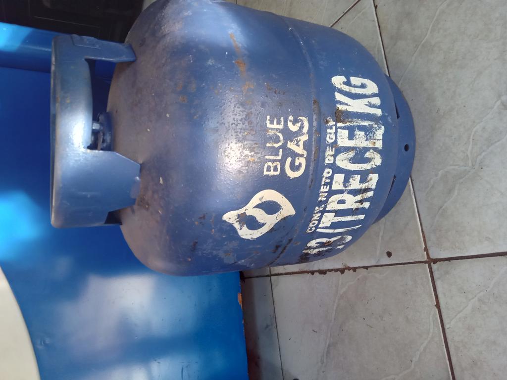 Garrafa Cap 13 Kg. Marca Blue Gas Usado En Buen Estado Color Azul Acc No Tiene