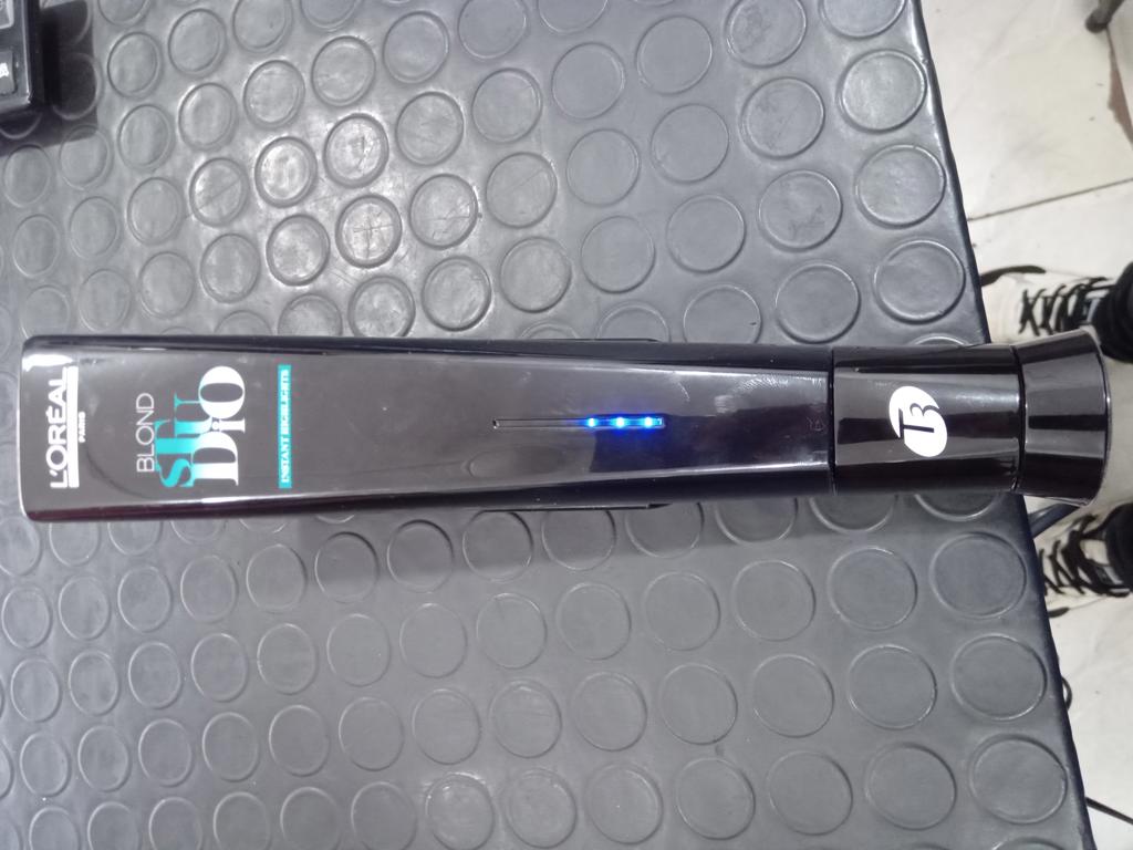 Foto 3 de Planchita Para Cabello Marca Loreal Modelo Blond Studio Usado En Buen Estado Acc No Tiene