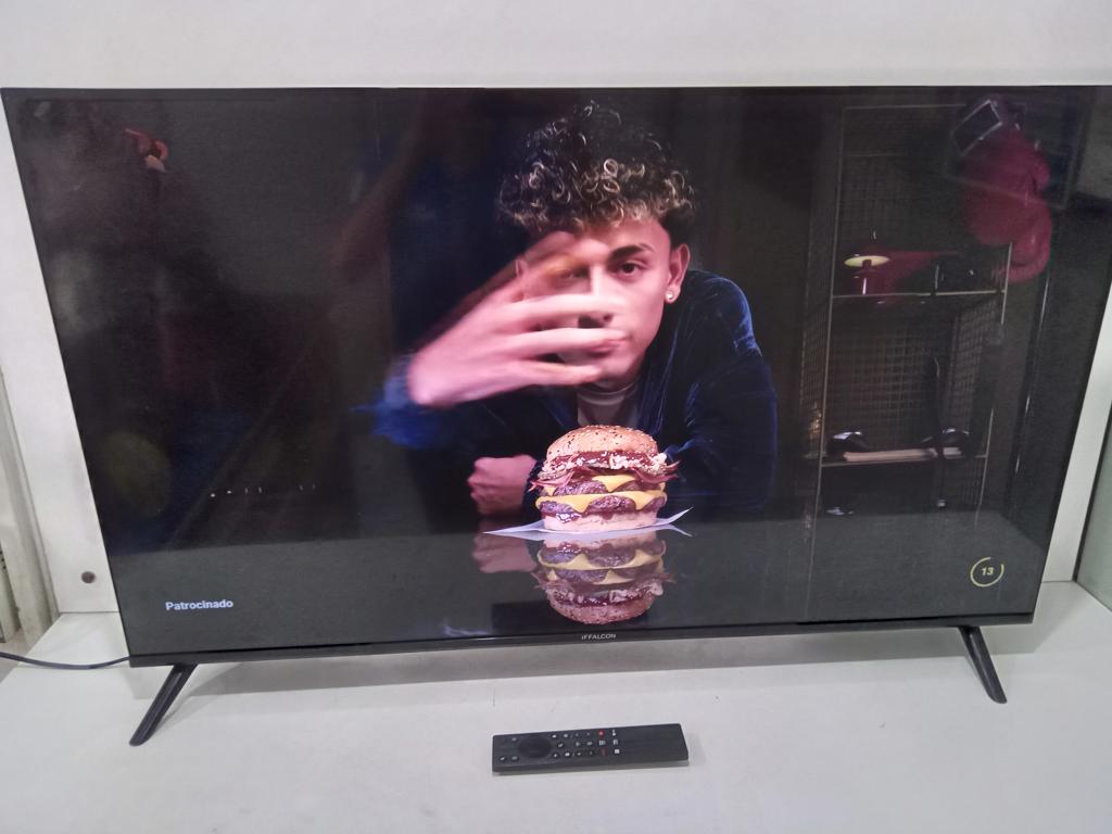 Televisor Led Smart De 43 '' Marca Iffalcon Modelo 43s55 Con Control Usado En Buen Estado Acc Cable Power2 Patitas