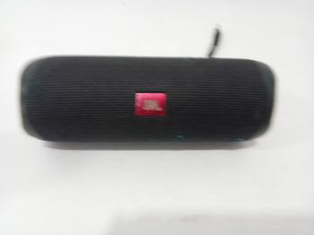 Parlante Portatil Marca Jbl Modelo Flip5 Usado Con Desgaste Con No Tiene Acc No Tiene