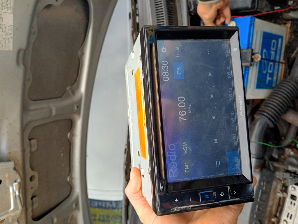 Autoradio Marca Pioneer Con Control Modelo Avha245bt Usado En Buen Estado Con No Tiene Acc Con Control Y Ficha