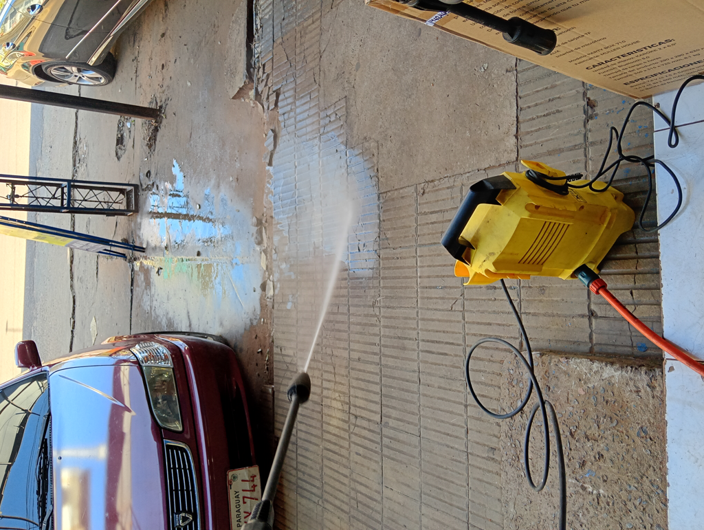 Hidro Lavadora Marca Karcher Modelo K2 Usado Con Desgaste Acc Con Pistola