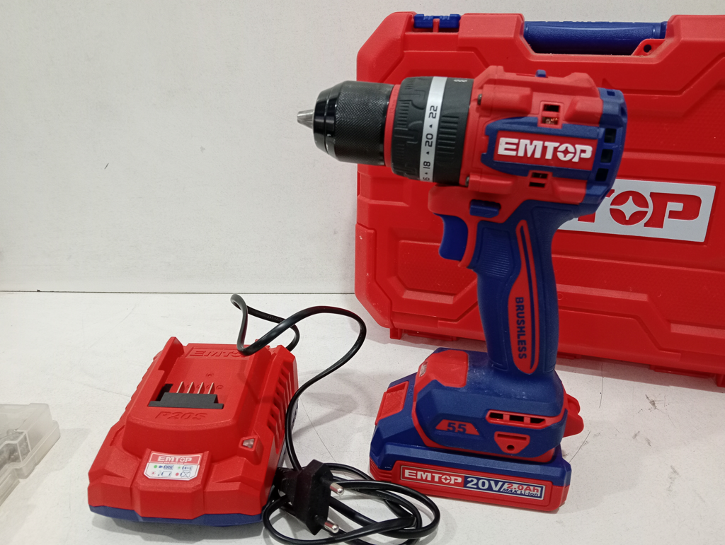 Taladro Marca Emtop. Modelo Ebpk20011 Acc Con Cargador