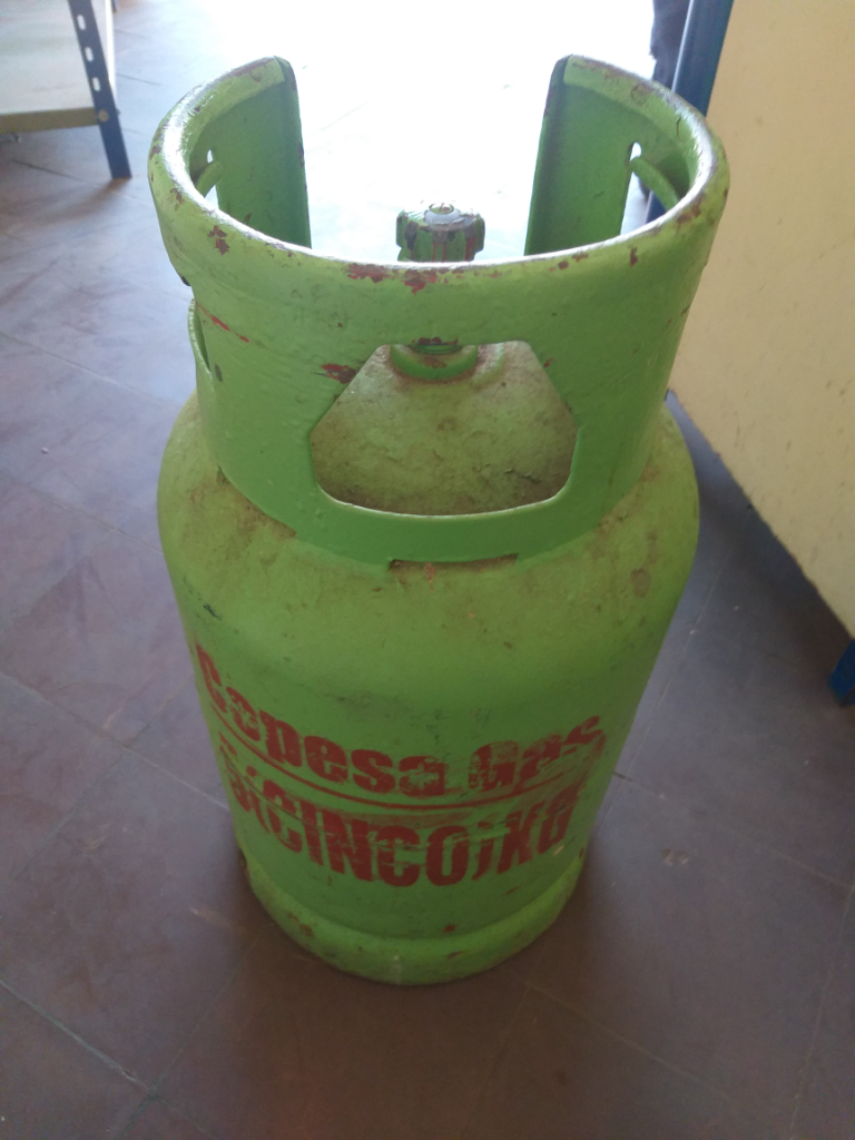 Garrafa Cap 10 Kg. Marca Copesa Gas Usado Con Desgaste Color Verde Acc No Tiene