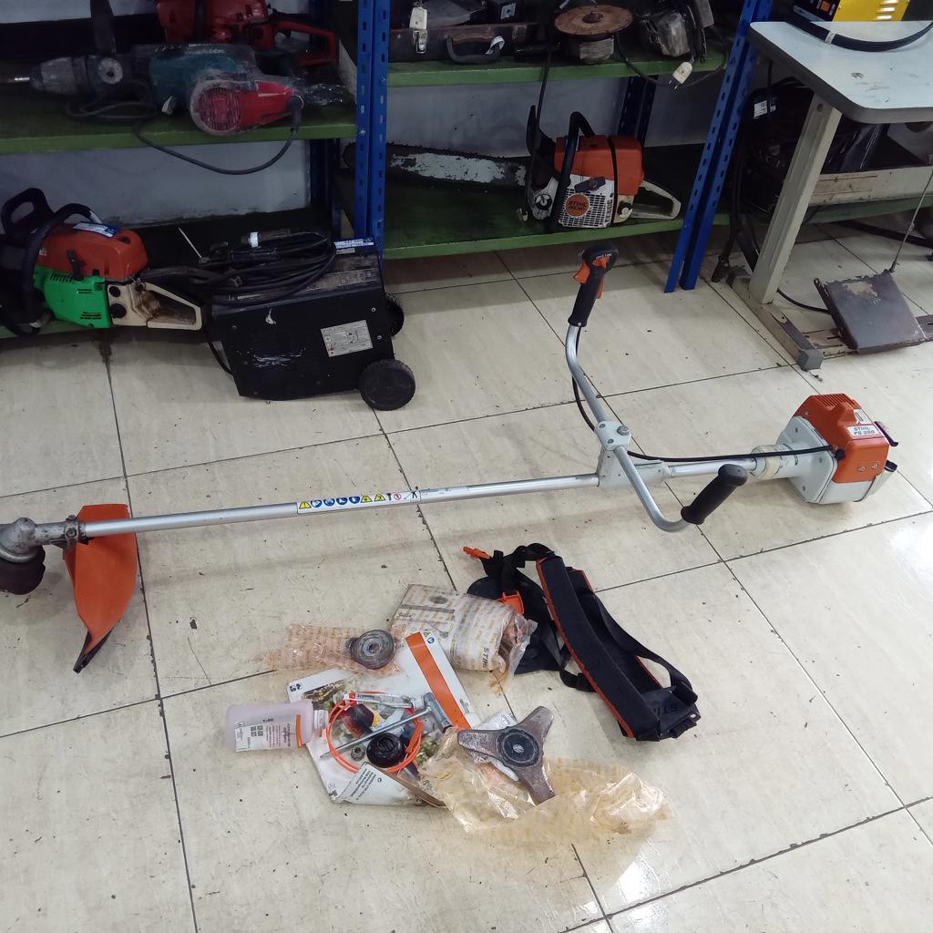 Desmalezadora Marca Sthil Modelo Fs280 Usado En Buen Estado Original Si Acc Cabezal Con Nylon Protector Colgante CuchillaHerramientasReservorio Para Combustible