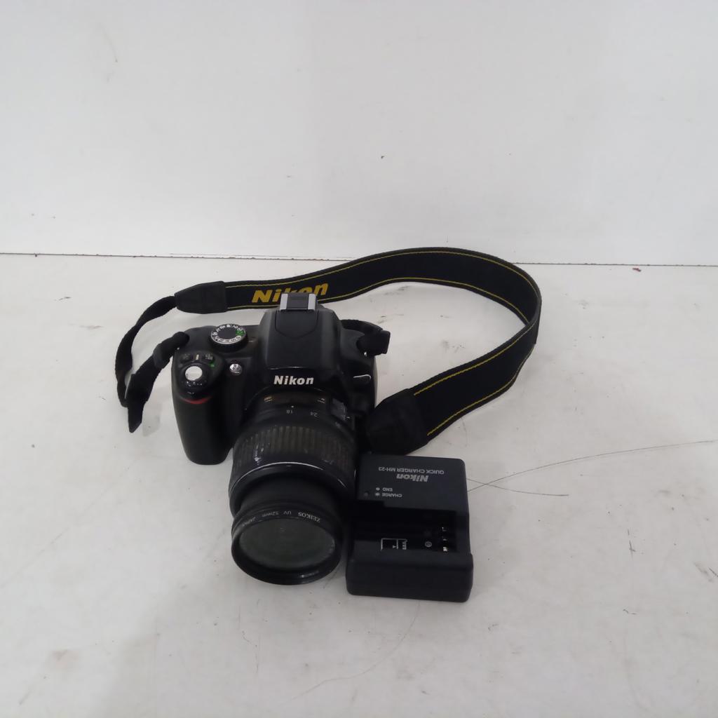 Camara Fotografica Profesional Marca Nikon Modelo D60 Acc Con Lente 18-55 Con Colgante