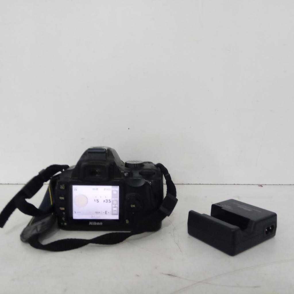 Foto 3 de Camara Fotografica Profesional Marca Nikon Modelo D60 Acc Con Lente 18-55 Con Colgante
