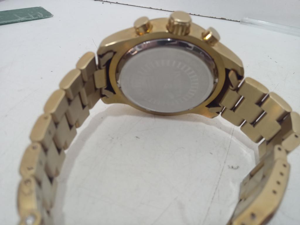 Foto 3 de Reloj Para Caballero Marca Invicta Modelo Speedways Usado En Buen Estado Acc Con Malla De Metal Color Dorado