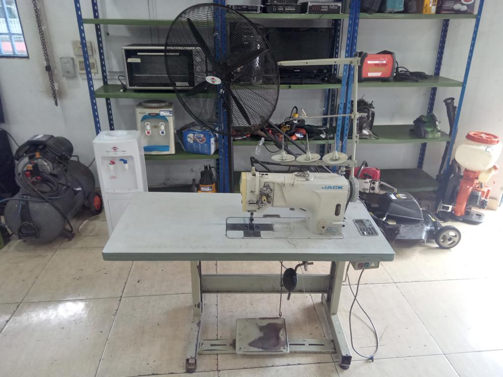 Maquina De Coser Industrial Tipo Recta Doble Aguja Marca Jack Modelo Jk-58420-965 Usado Con Desgaste Acc Porta Hilo