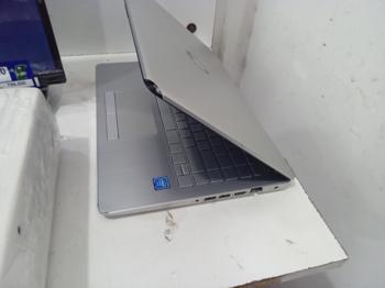 Notebook Marca Hp Modelo 14cf2096la Procesador Celeron Memoria Ram 4 Gb Disco Duro 130 Gb Generacion No Tiene Acc Cargador