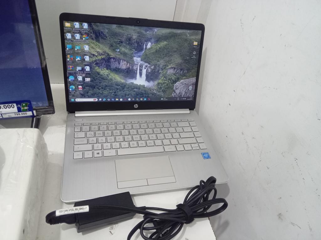 Notebook Marca Hp Modelo 14cf2096la Procesador Celeron Memoria Ram 4 Gb Disco Duro 130 Gb Generacion No Tiene Acc Cargador