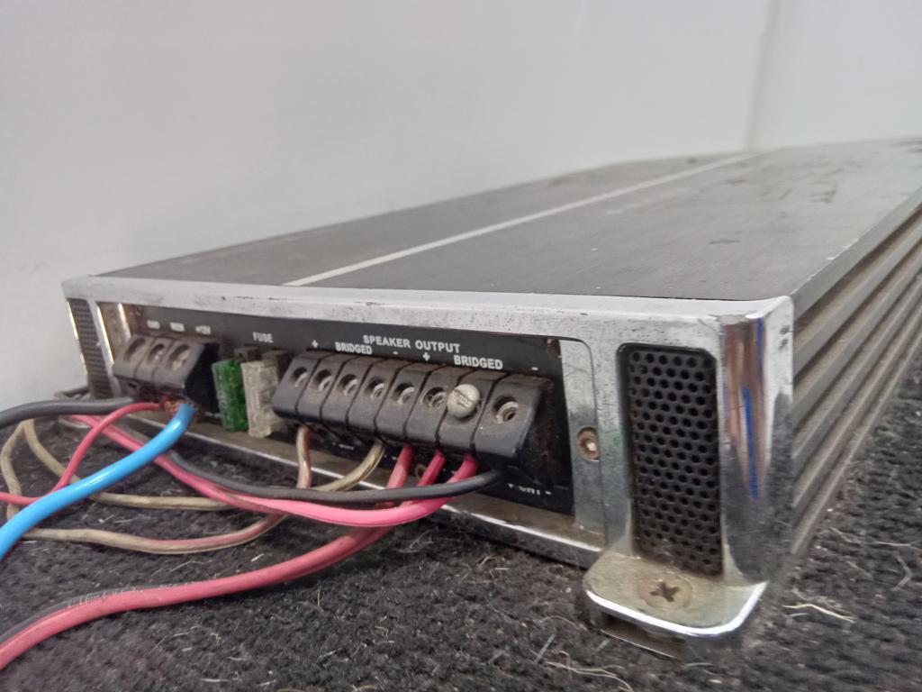 Amplificador De Sonido P/ Automovil Marca Bbuster Modelo Bb-3000gl Usado En Buen Estado Acc No Tiene