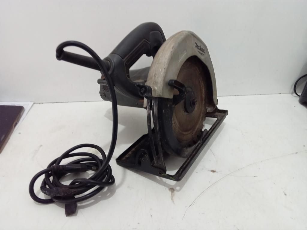 Sierra Tipo Circular Marca Makita Modelo M5801 Usado Con Desgaste Acc Disco De Corte